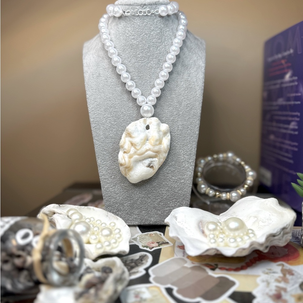 Rea sea shell necklace